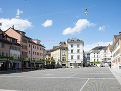 Leerer und kahler Neumarkt Winterthur